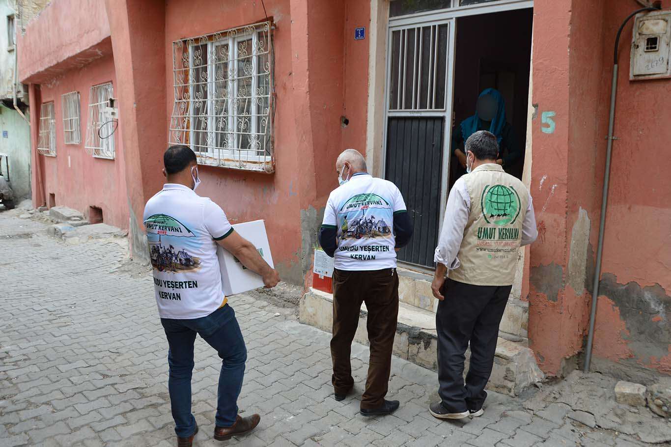 Siirt Umut Kervanı'ndan Kadir Gecesi yardımı